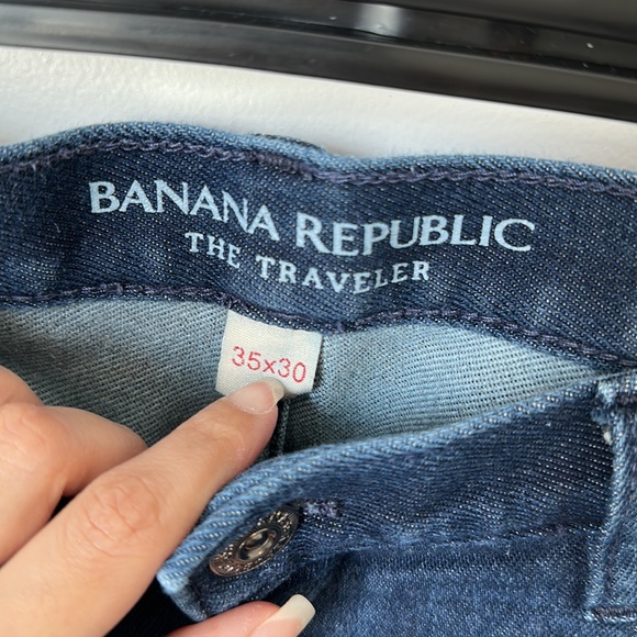 Banana Republic Mens 35x30. The Traveler Slim Jeans - Picture 2 of 4